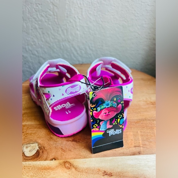 Trolls Light Up Printed Active Sandal (Toddler Girls) size 11 - Picture 8 of 9